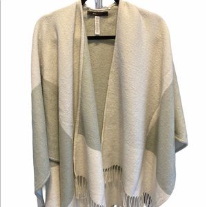 BCBG MAXAZRIA PONCHO/ SHAWL